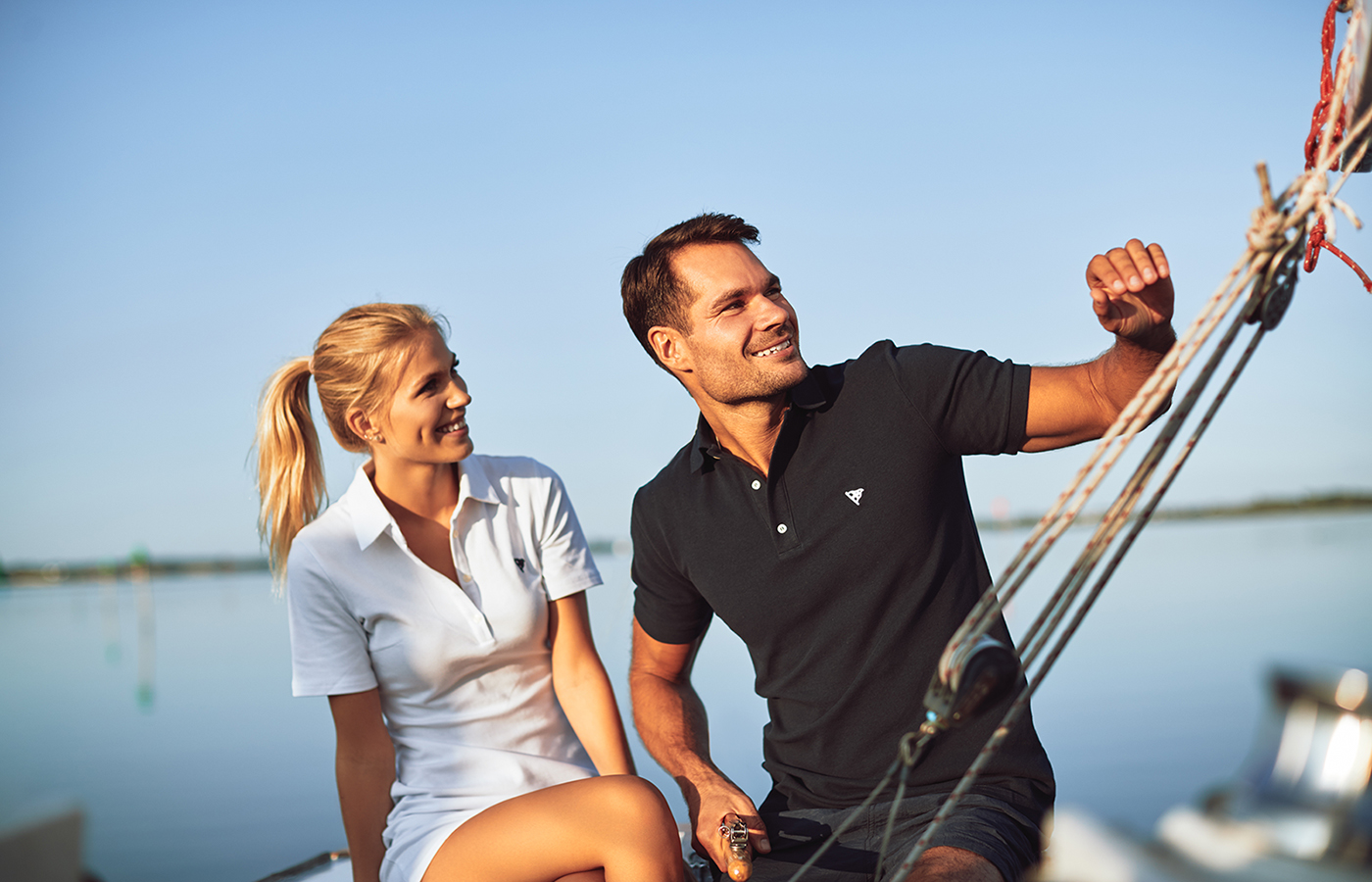 Seasonsail couple sailing lookbook